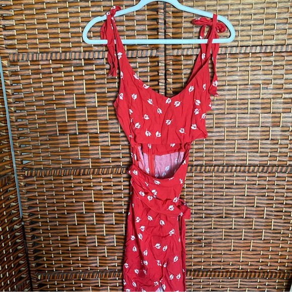 Reformation “Belinda” Wrap Cutout Sheath Dress In Jeanne Red Floral Print - Picture 3 of 6